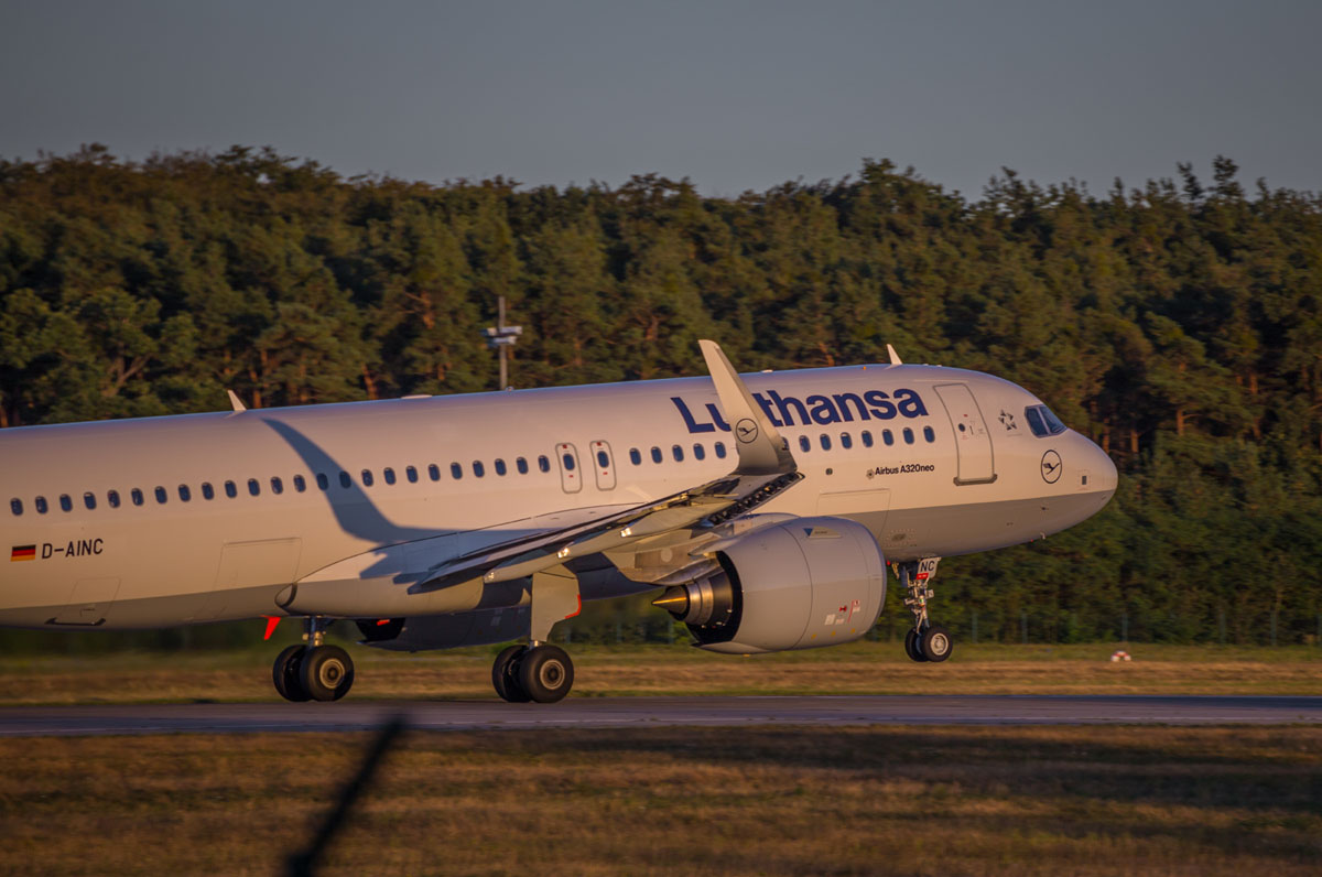 lufthansa-airbus-a320neo.jpg