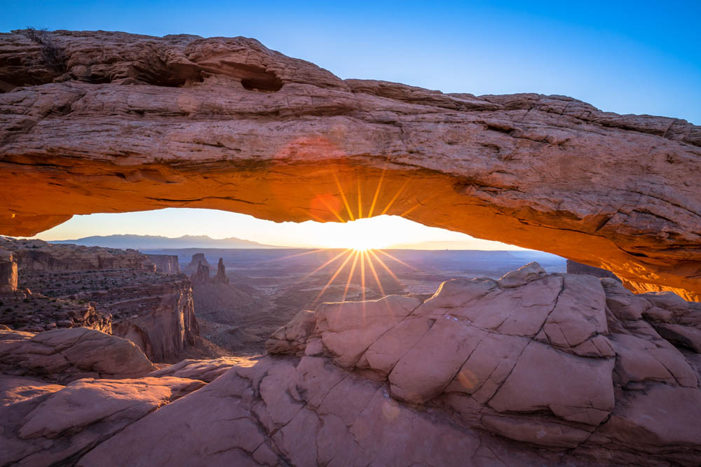 sunrise-mesa-arch.jpg